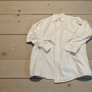LOT OF 5 identical Van Heusen Ivory Dress Shirts. Size 17 32/33